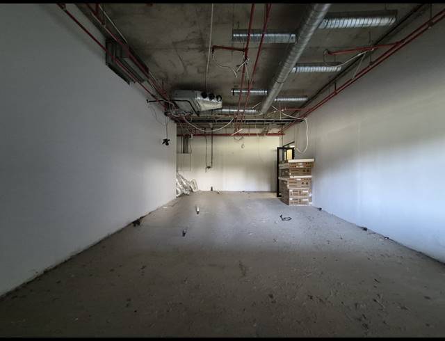 82M² RETAIL FOR SALE IN ILLOVO